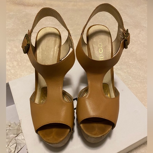 ALDO Women's Tan Baraby Cut Out T Bar Wedge Sandals - Picture 4 of 13